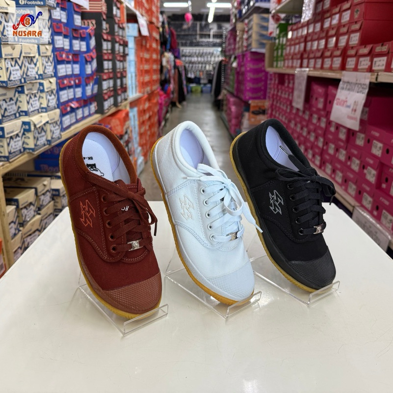 รองเท้าผ้าใบนักเรียน Breaker รุ่น BK4P สีน้ำตาล,สีขาว,สีดำ