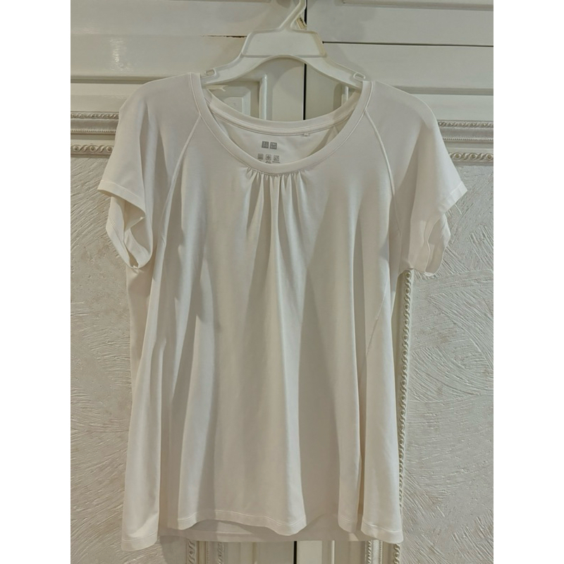 เสื้อuniqloมือสอง💗💗💗