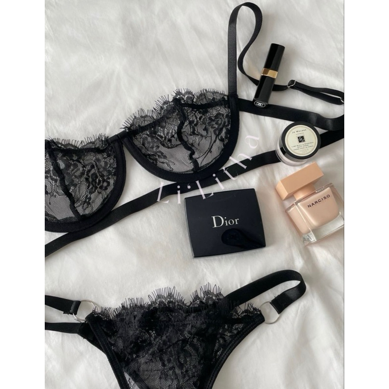 บราลูกไม้ทรง 1/2 cup รุ่น Woman in black