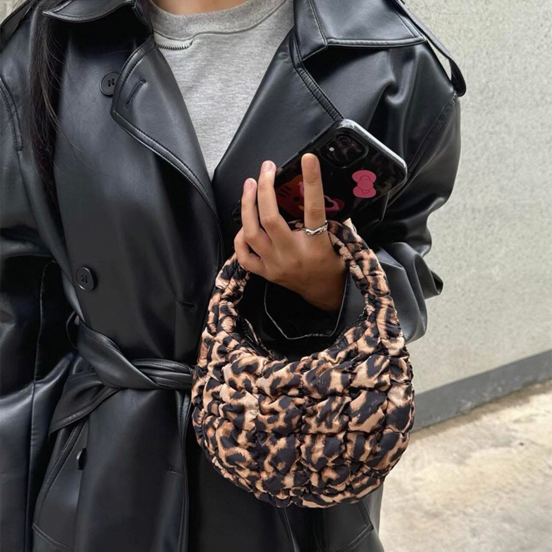 พร้อมส่ง * กระเป๋า Cos Quilted Micro Bag ของแท้ 100%