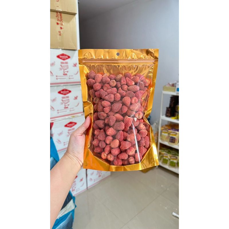 สตรอเบอร์รี่อบกรอบ สตรอเบอร์รี่ฟรีซดราย ขนาด 50 กรัม   ขนมเพื่อสุขภาพ ผลไม้กรอบ ผลไม้ฟรีซดราย ของกินเล่น