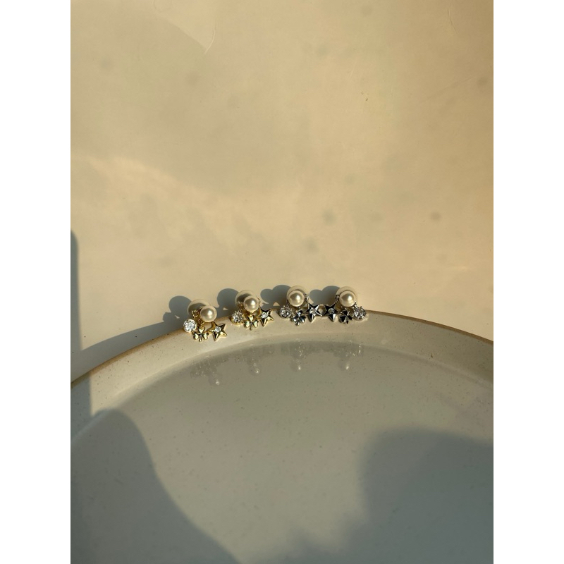 CLAIREN.BKK - Sweetie Studs ต่างหูมุกแต่ง มีชาร์มห้อย 3 ชิ้น น่ารัก และติดแกม สามารถใส่ออกงานได้เลย