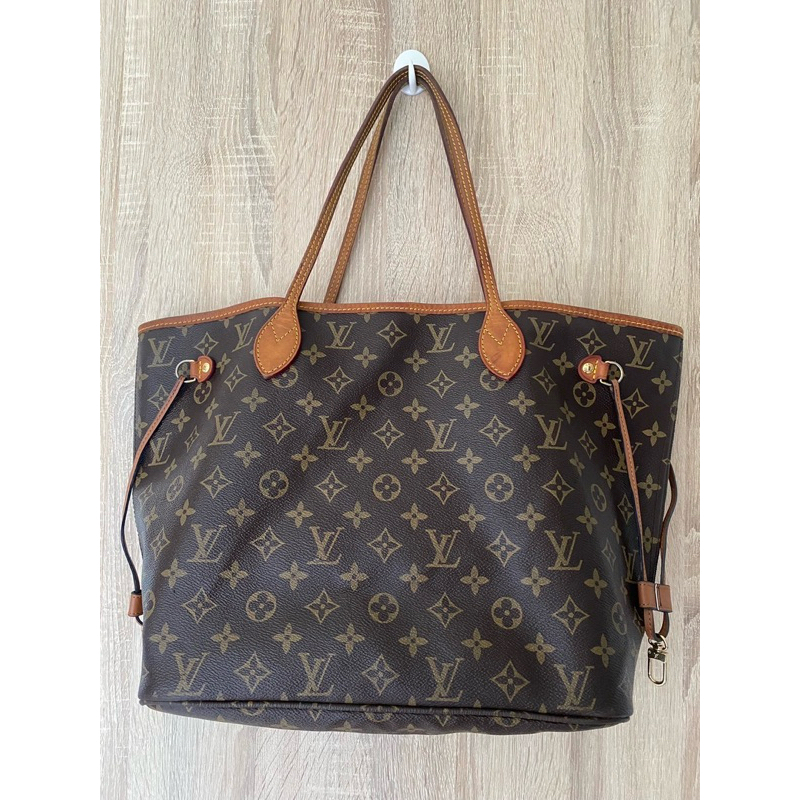 เท.ขาดทุนค๊า❗️งานวินเทจสวยมาก เช็คเลขขึ้น สเปนค่ะ ❗️LV หนังแท้ 💯กระเป๋ารุ่น Neverfull MM มือสอง