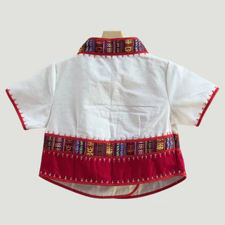 เสื้อเจ้านางไทลื้อ แต่งลายผ้าทอลายล้านนา ใส่ทำบุญ ใส่ทำงาน ใส่งานมงคล งานไหนๆก็ดูสวยตามแบบชาวเหนือ ดูโดดเด่นจ้าว