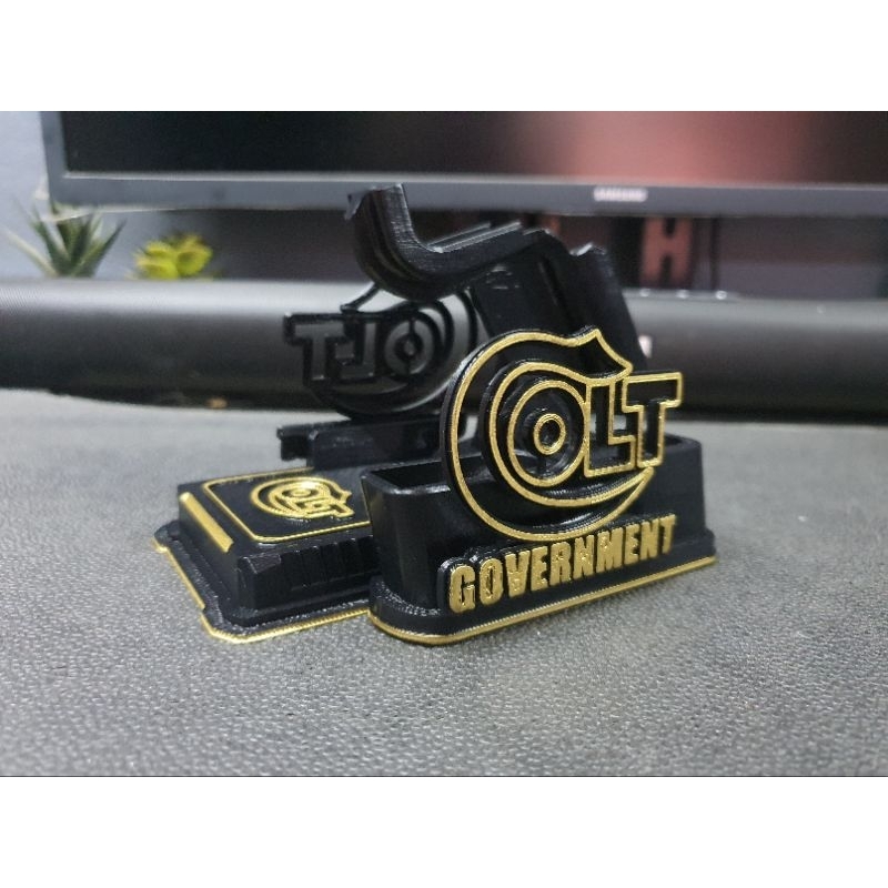 แท่นวางโชว์ปืนโมเดล Colt Government แบบวางทั้งกระบอก, เพิ่มแบบมีที่ตั้งแมก