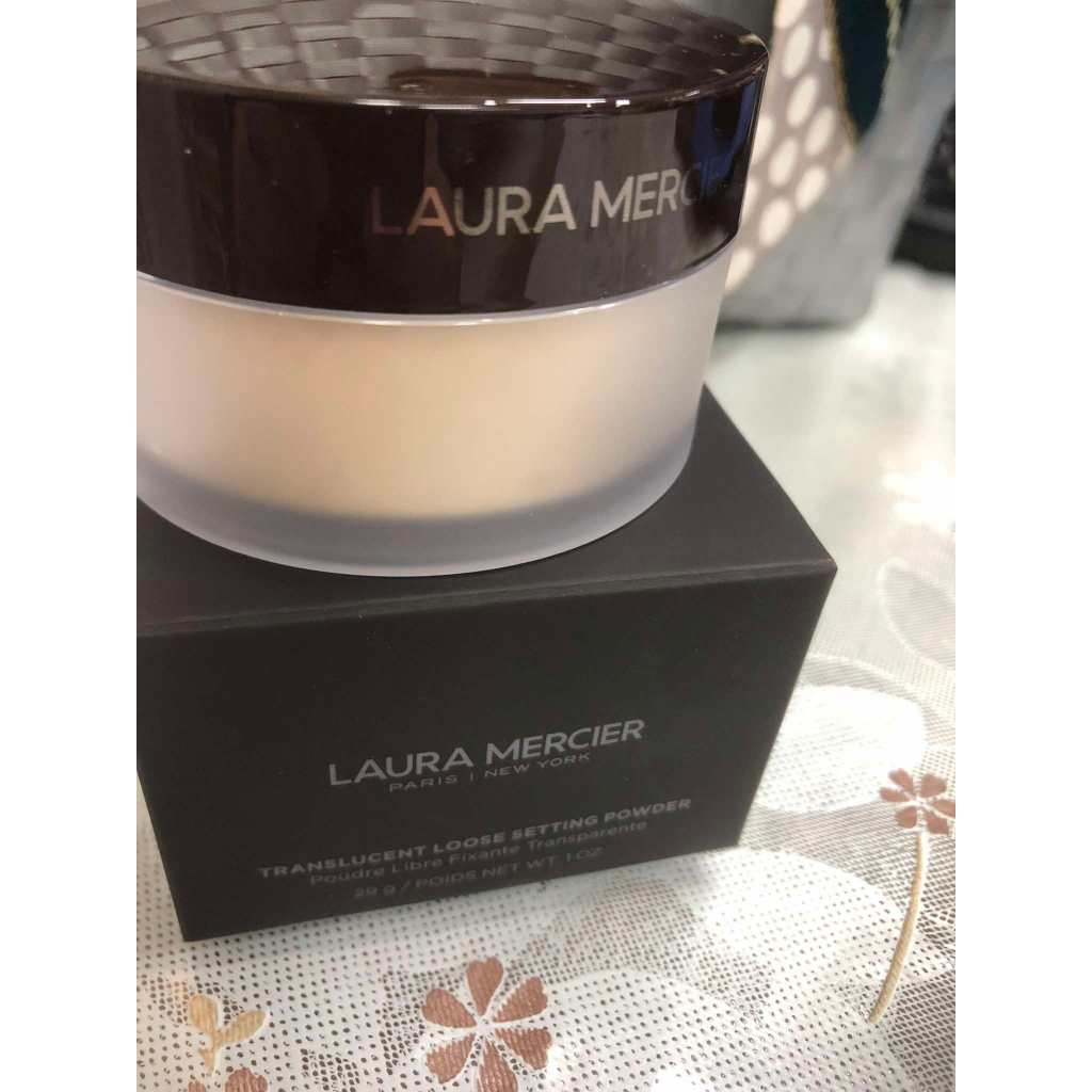 แป้งฝุ่นแท้ Laura Mercier
