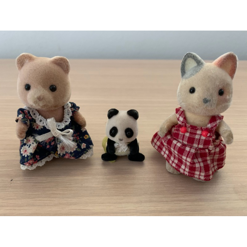 สินค้ามือสอง💥  Slyvanian Families มี 3 ตัวเลือก ( แมว / หมี / แพนด้า )