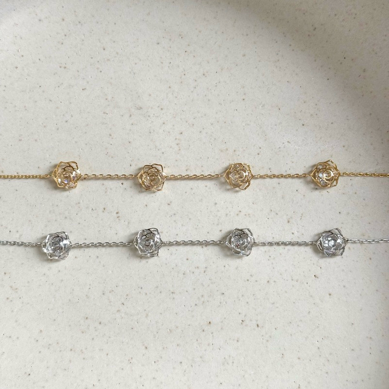 “Rose” bracelet | @socrush.bkk กำไลสร้อยข้อมือดอกไม้
