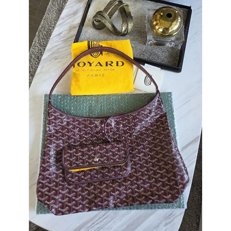Used like new goyard boheme burgundy y24