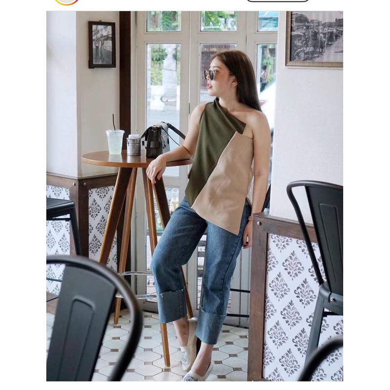 Two tone top จากร้าน wclothes