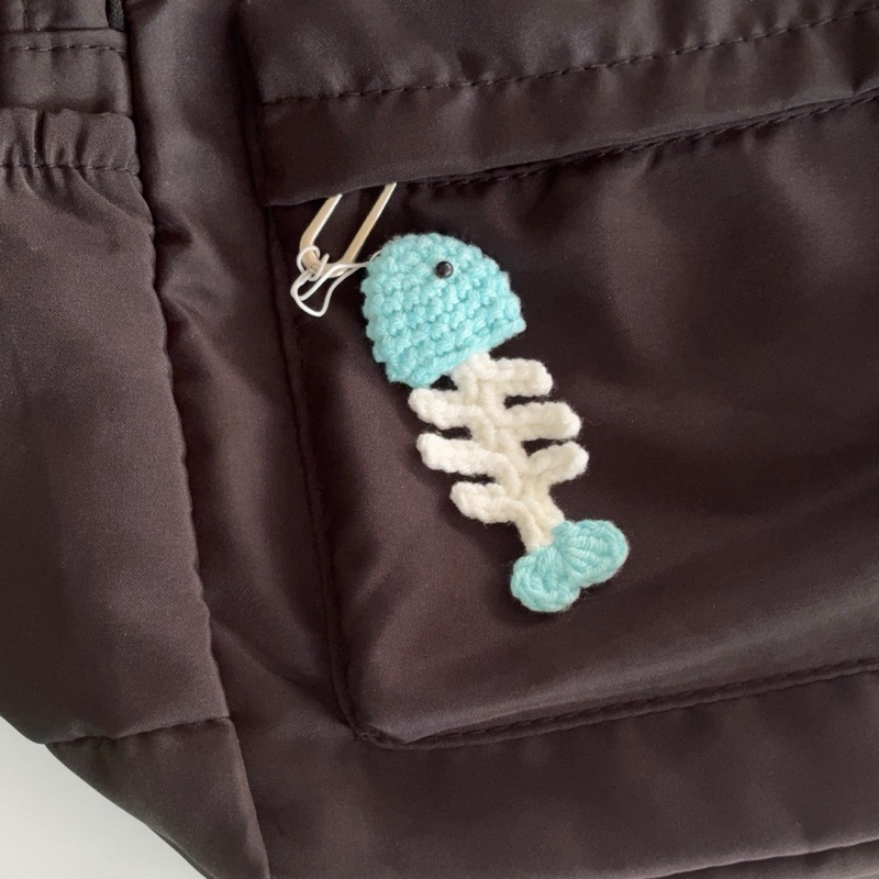 🐟FISHBONE KEYCHAIN พวงกุญแจก้างปลาไหมพรม