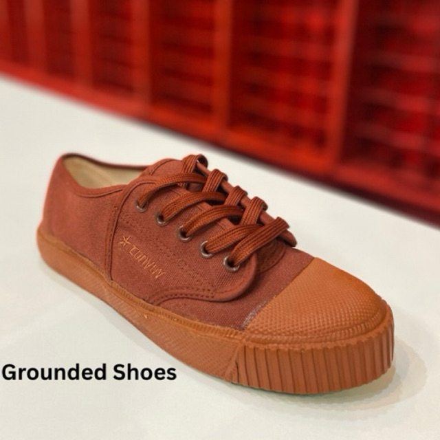 รองเท้านักเรียน รองเท้าผ้าใบ ยี่ห้อ CONVOY รุ่น 205 สีน้ำตาล ดำ ขาว พื้นทำจากยางพารา ทนทาน