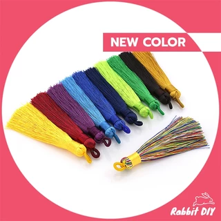 พู่ไหม ด้ายมัน ห่วงพันด้วยด้ายสีเดียวกัน ขนาด 8 ซม. มีหลายสี (แพ็ก 4 ชิ้น)