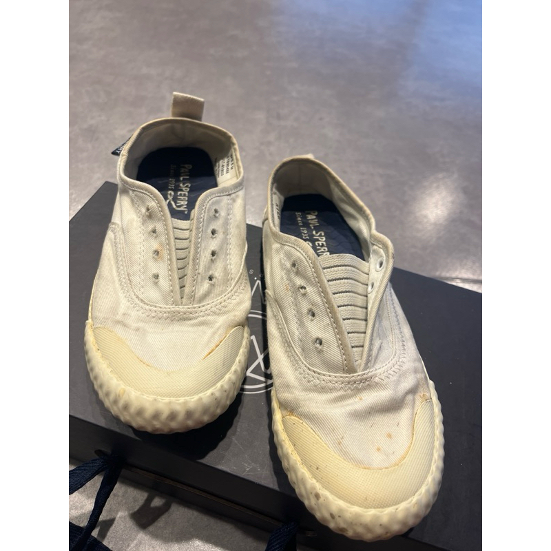 รองเท้าผ้าใบ Sperry ทรง slip on