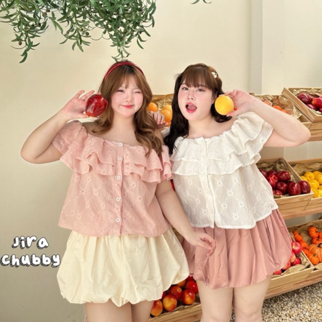 Chubby Supi - เสื้อปาดไหล่ระบายผ้าลูกไม้ (jira)