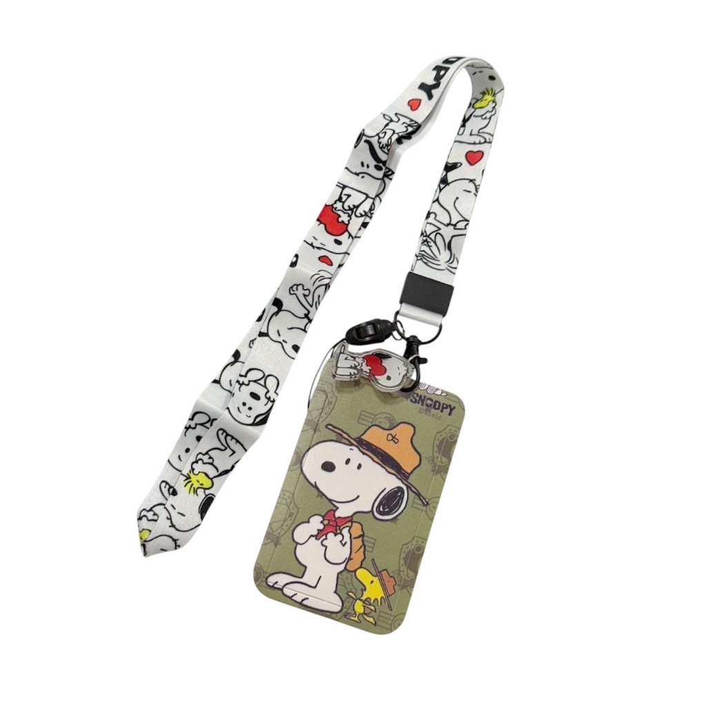 SNOOPY CAMPING ที่ใส่บัตร ซองใส่บัตร ที่ใส่บัตร พร้อมสายคล้องคอ (2.5cm) ลาย SNOOPY เดินป่า สีเขียว บัตรขนาด 5.5x8.5 cm