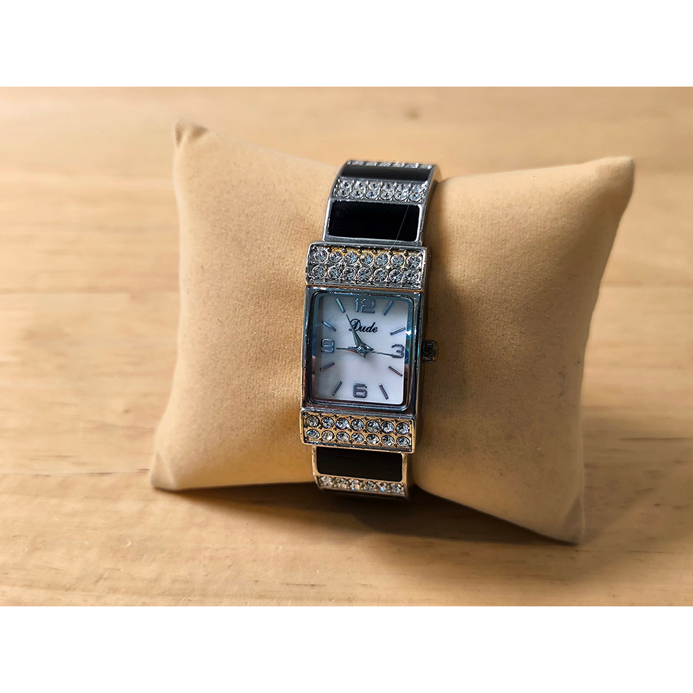 นาฬิกามือสองแบบกำไล Dude by J-Axis
