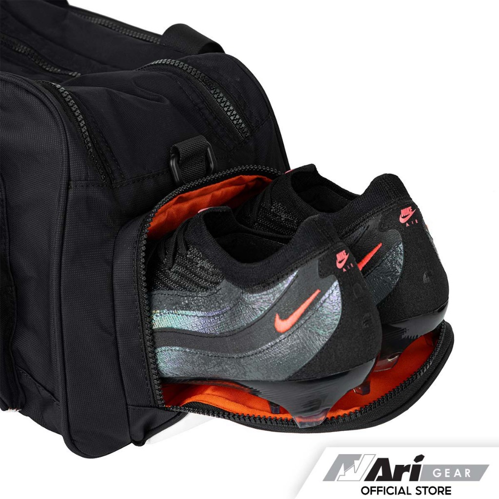 ARI ADEPT 2TONES SMALL DUFFLE BAG - BLACK/WHITE (AHW1563-01) กระเป๋า อาริ ADEPT 2TONES SMALL DUFFLE สีดำขาว