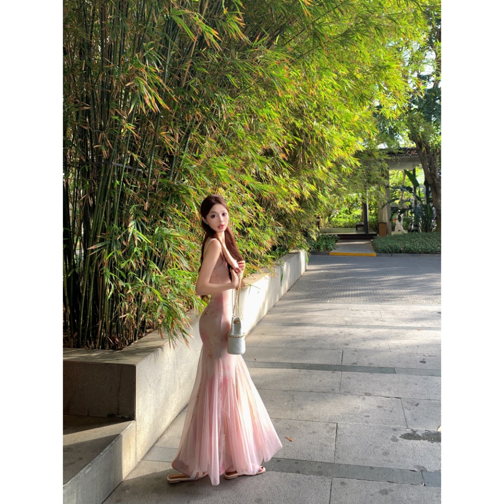 ชุดเดรสยาว เปิดไหล่ สีชมพู สายเดี่ยว อกแต่งลูกไม้ มีซับในเต็มตัว กระโปรงหางปลา ผ้าตาข่าย ซีทรู #8121 - รูปที่ 3