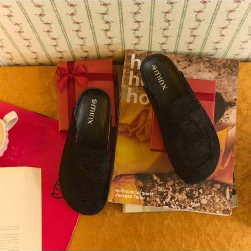 Minx รุ่น Wynn slipper รองเท้าสลิปเปอร์ หนังกลับ