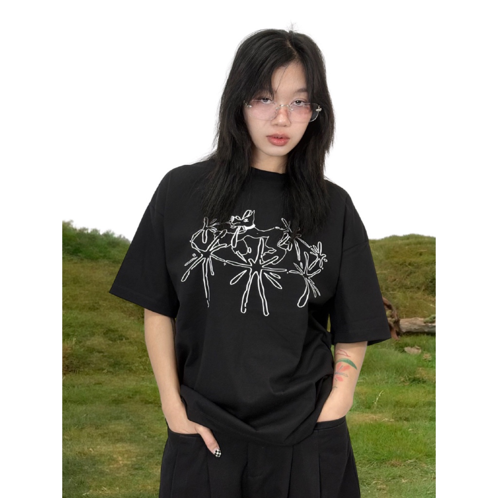 Redolence Studio Howl’s (Dog of the light) Tee เสื้อยืดทรง Oversize (Pre-order 5-10 วัน)