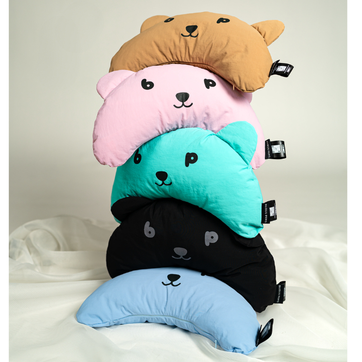 Bubuu Paws Moon Snug Pillow หมอนพระจันทร์...พร้อมความนุ่มระดับลักชัวรี่ ที่น้องนอนแล้วไม่อยากลุก