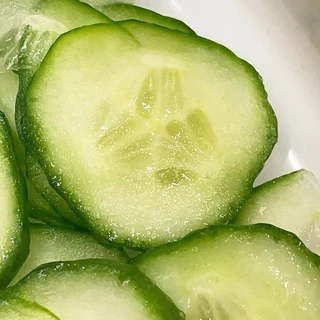 🛒Oishi-Fresh🥒ซูกินี่ ปลอดสารพิษ 1 กก. รสชาติกรอบ สด ใหม่ ใยอาหารสูง หวานออร์แกนิค เคลมได้ 1-2 วัน