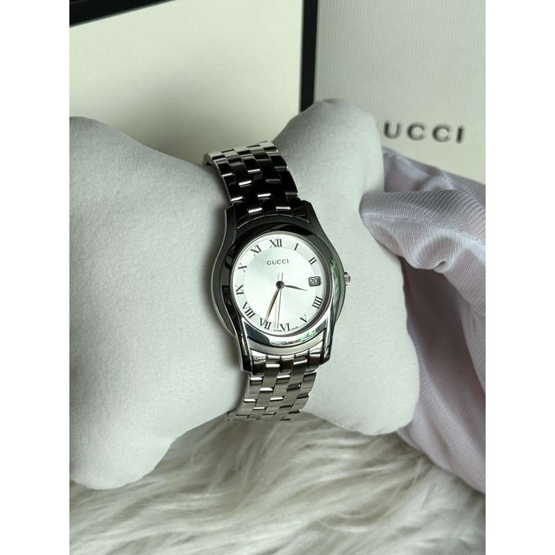 Gucci 5500M บอกวันที่ หลักRoman หน้าปัดSilver สายJubilee