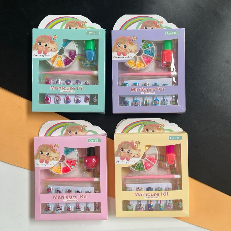 มี 12 ชิ้น(ยกโหล 12 ชิ้น) No.1223 เล็บปลอมเด็ก ของเล่นเด็ก ใช้สำหรับตกแต่งเล็บ หนึ่งชุดมีอุปกรณ์หลากหลายใช้ฝึกทักษะ