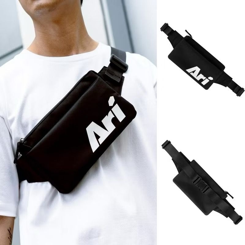 กระเป๋าคาดอก ARI ESSENTIAL CROSSBODY BAG ของแท้