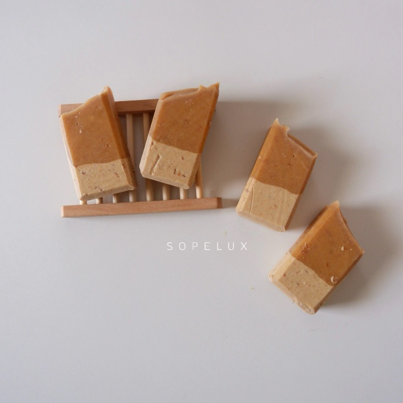 สบู่น้ำมันธรรมชาติ สูตรรวมสมุนไพร ขนาดทดลอง 50 g