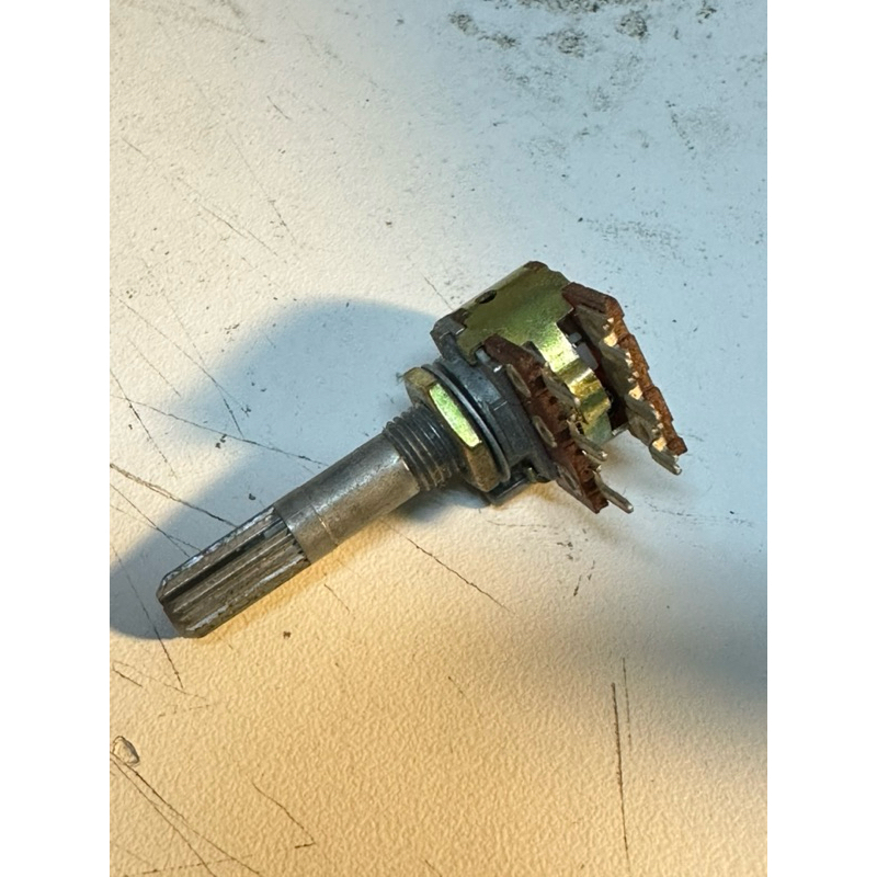 100KMN  993F   Balance  Volume  แบบไม่มีล็อกตรงกลาง  ราคาต่อ 2 ชิ้น