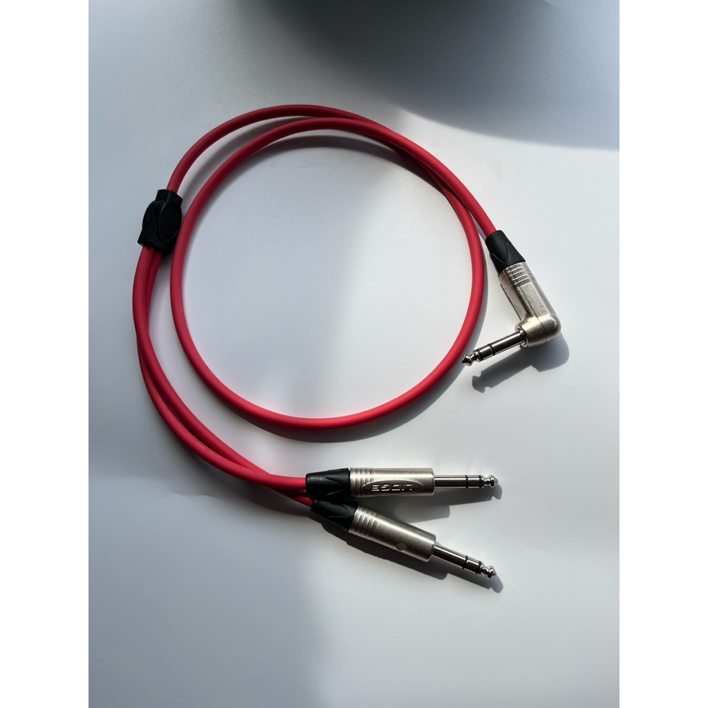 สายy trs 1Lออก2 ตรง/งอ ทำจากสายชีลสเตอริโอของDynacomหัวของLidgeทั้งชุด