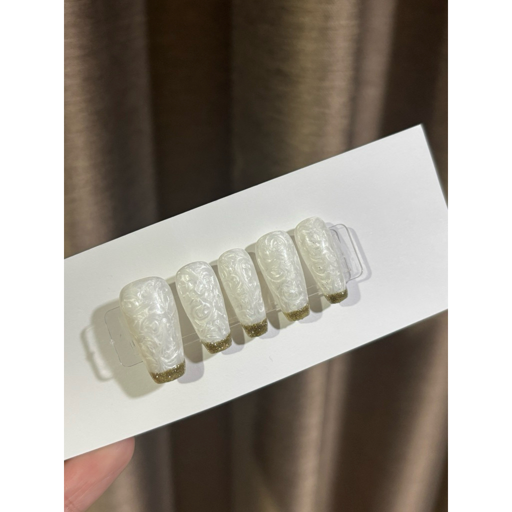 เล็บปลอมเจลขาวมุก เรียบหรูสไตล์เกาหลี | ติดแน่น ทนนาน | พร้อมส่ง จัดส่ง 1-2 วัน
