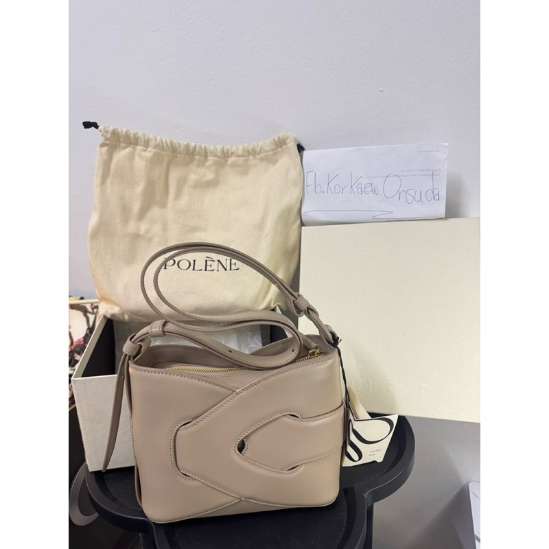 Polene nodde แท้ 💯 (พร้อมส่ง)ไม่มีใบเสร็จนะคะ ได้มาจากแม่ค้าในกลุ่มเช็คได้ค่ะ สี Taupe ป้ายห้อย ลองส