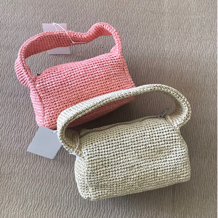 พร้อมส่ง * กระเป๋า COS Slouchy Mini Tote Bag - Raffia