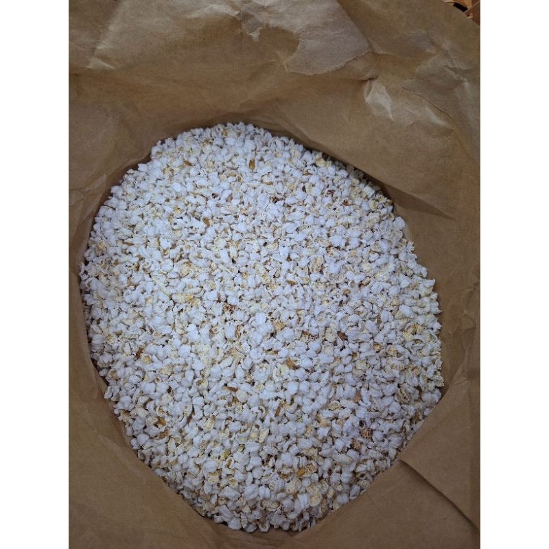 ข้าวตอกใช้ในงานมงคลต่างๆ ใช้เลี้ยงกระดิ่งเงินกระดิ่งทอง