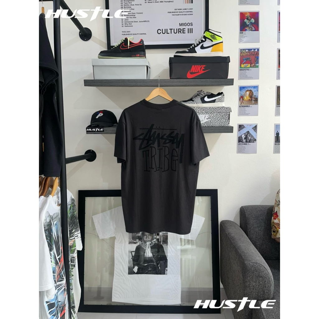 [Hustle.store]เสื้อยืด Stussy Tribe Tee (Grey) มือ1ของแท้🇦🇺พร้อมส่ง‼️‼️‼️‼️‼️‼️‼️‼️