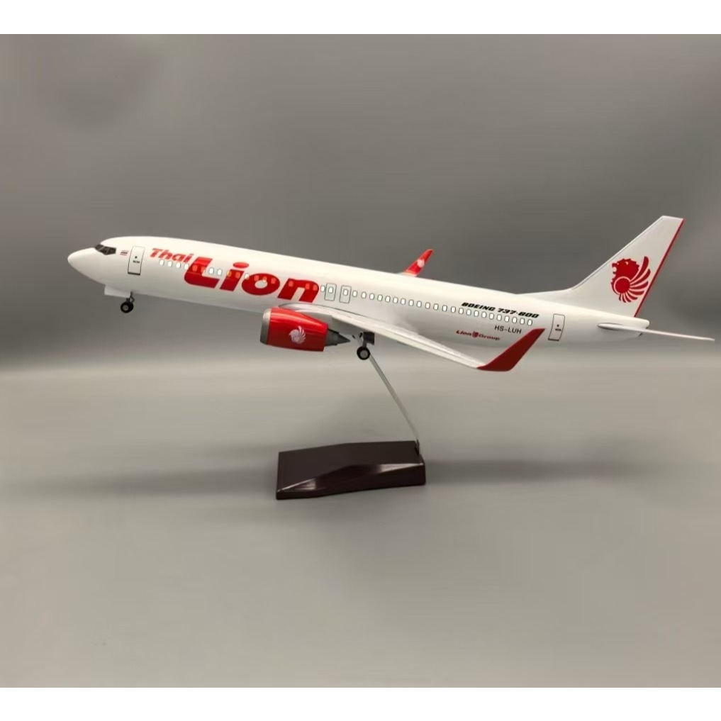 โมเดลเครื่องบิน Thai Lion air B777 ขนาด 47ซม.มีล้อ วัสดุเป็นเหล็ก Scale 1:150 งานดี มีขาตั้งโชว์ให้ 