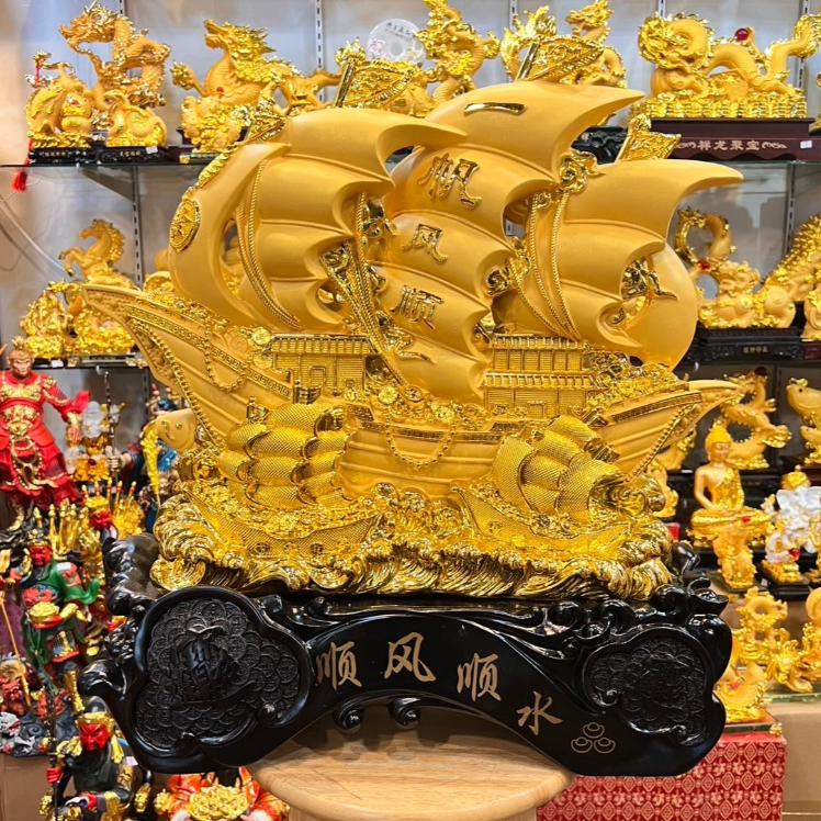 เรือสำเภา ขนสมบัติ มีเรือเล็กพร้อมปลาหลี่ฮื้อ ทรายทอง สูง 10.5/22 นิ้ว งานเรซิ่น การค้าขายรุ่งเรือง ของมงคลเสริมฮวงจุ้ย