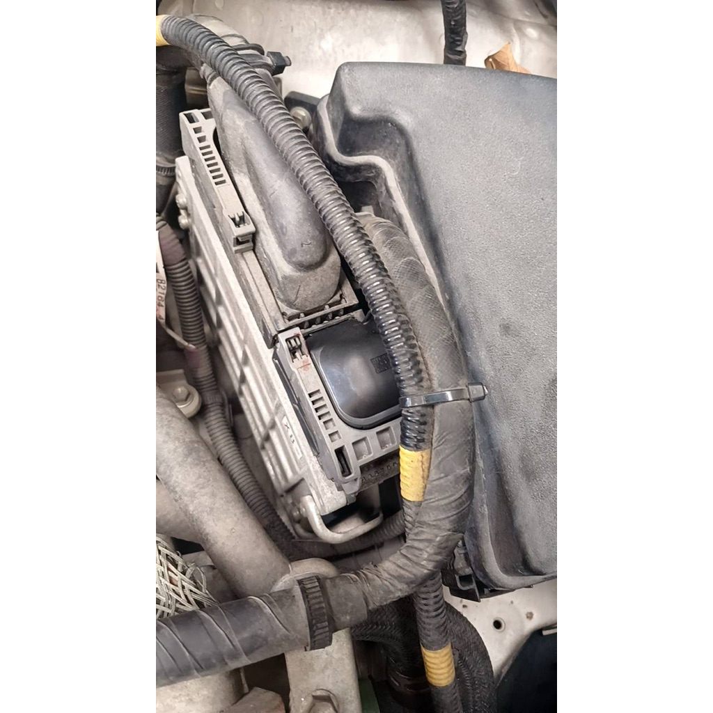 ของแท้ ตัวครอบปลั๊กกล่อง ECU สำหรับ Toyota Prius30