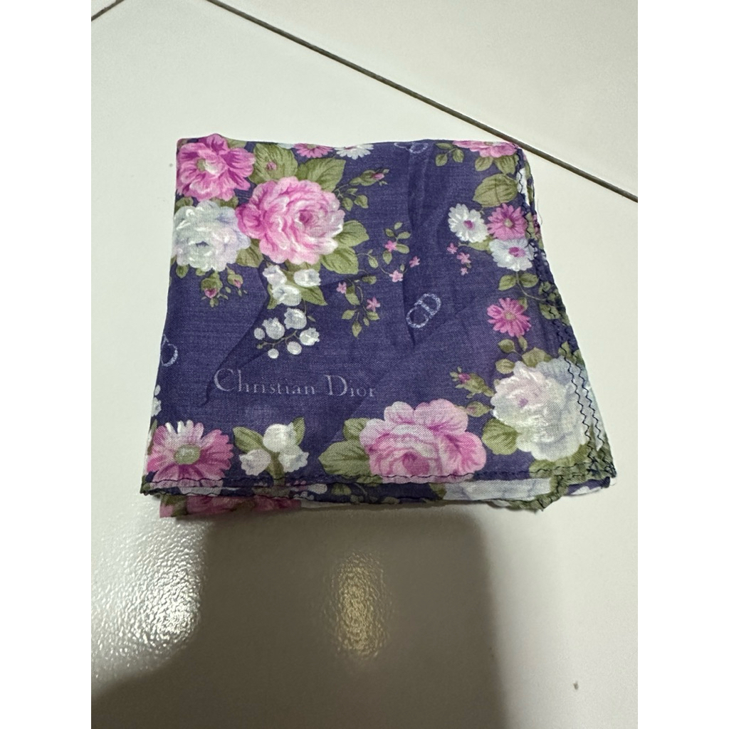 ผ้าเช็ดหน้า CD มือสอง