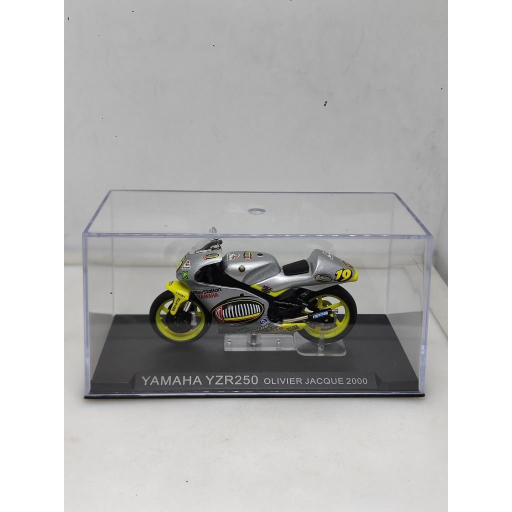 🧨🧨🧨โมเดลรถเหล็กมอเตอร์ไซค์ YAMAHA YZR250 Olivier Jacque 2000