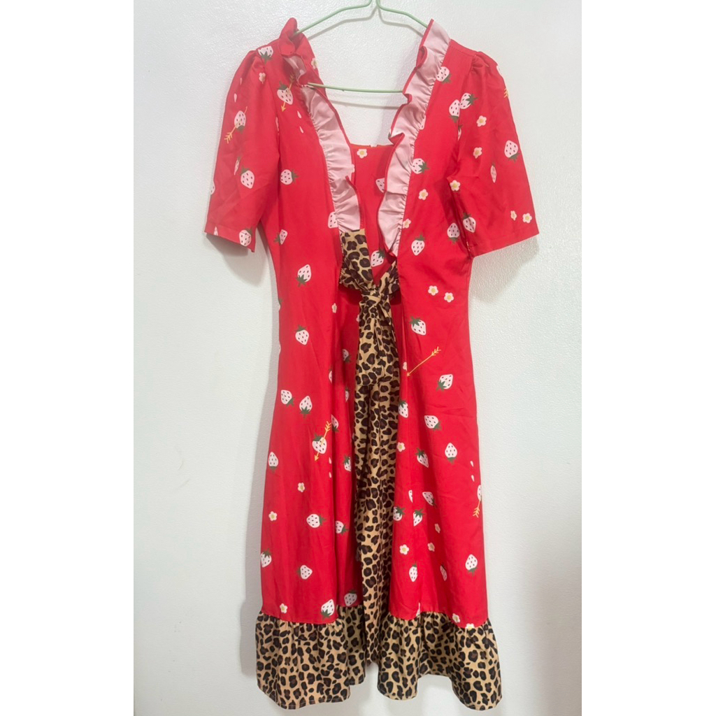 เดรสยาวงานป้ายwidelia@realไซด์mมือสองไม่มีตำหนิค่ะ