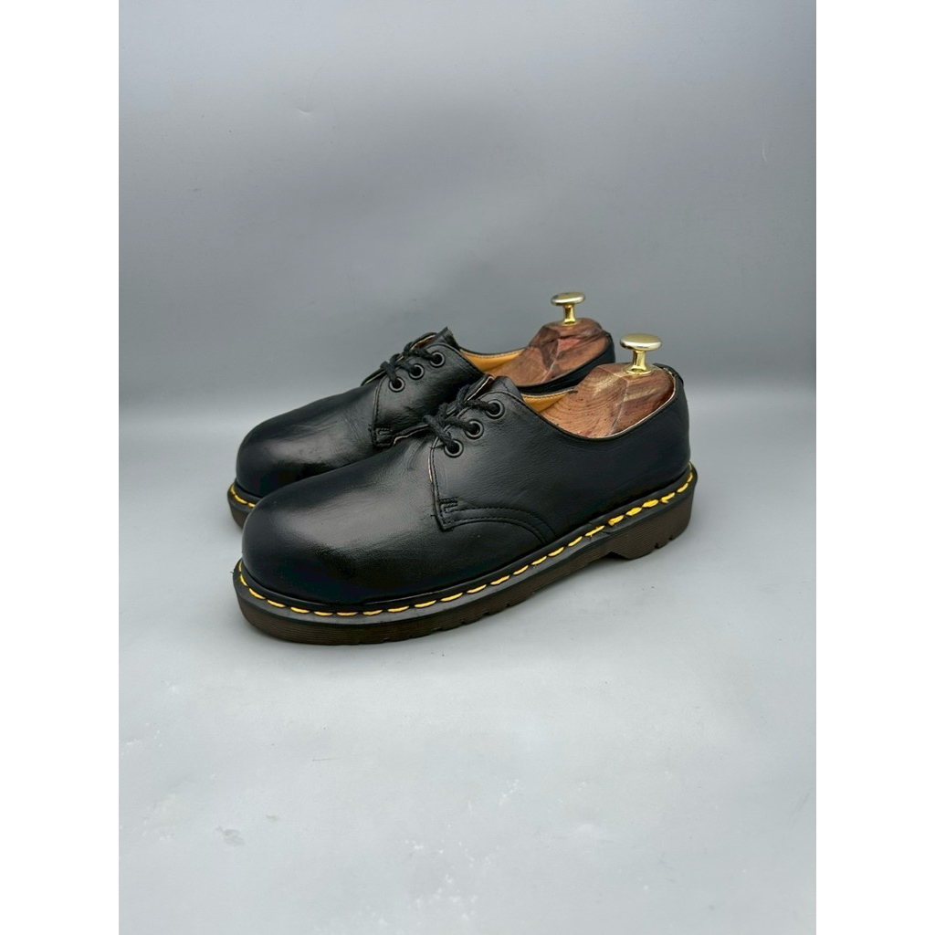 Dr.martens 1925 England ( หัวเหล็ก ) Size38