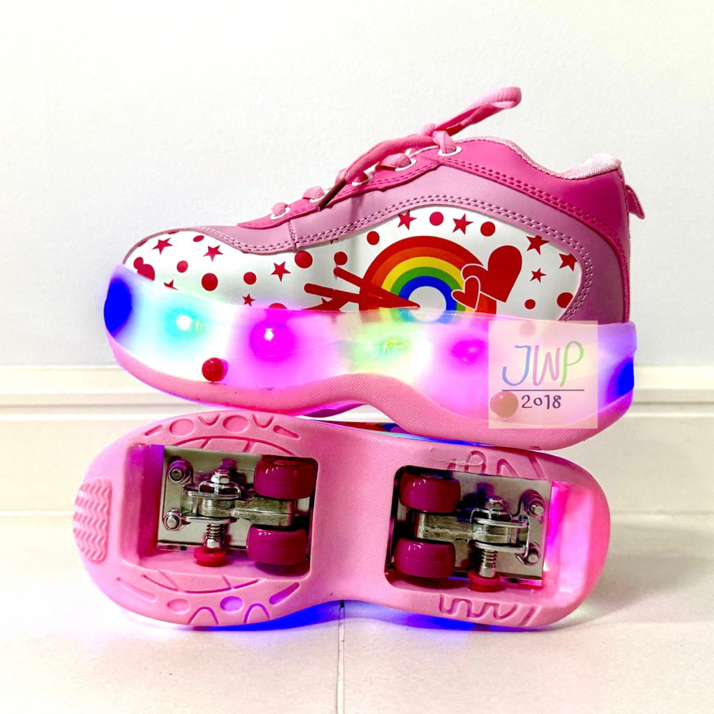 (พร้อมส่งจากไทย) มีไฟรอบ รองเท้าสเก็ต รองเท้าสเก็ต4ล้อ พับล้อได้ ลายสายรุ้ง