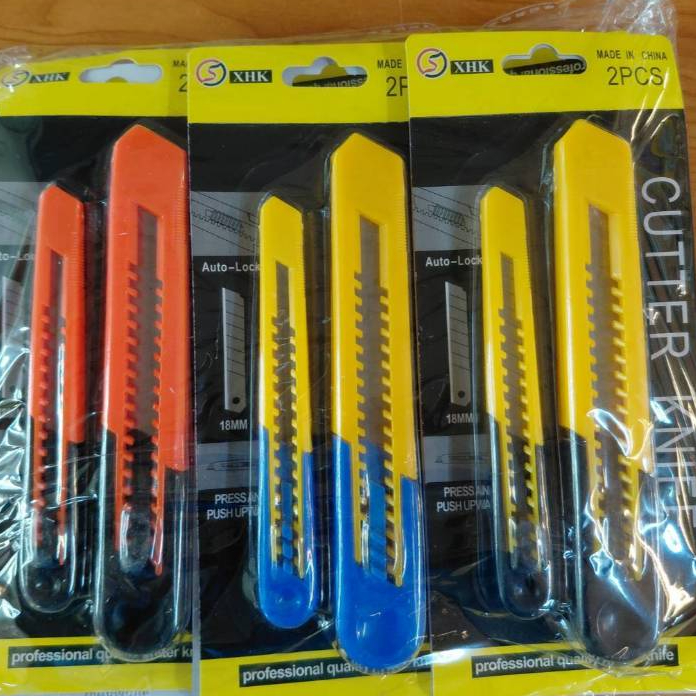 CUTTER  คัตเตอร์  แพ็คคู่  สุ่มสี ราคาสุดคุ้ม ใช้งานอเนกประสงค์