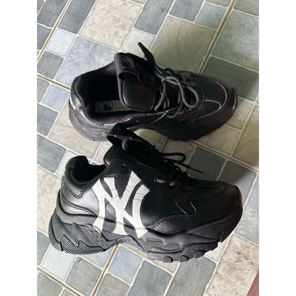 รองเท้า Ny มือสอง✌🏾🫶🏾🥰