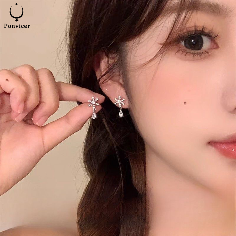 ต่างหูระดับไฮเอนด์อารมณ์เฉพาะ  ต่างหูที่อ่อนโยนและสวยงาม ต่างหูเกล็ดหิมะเงิน สำหรับผู้หญิง