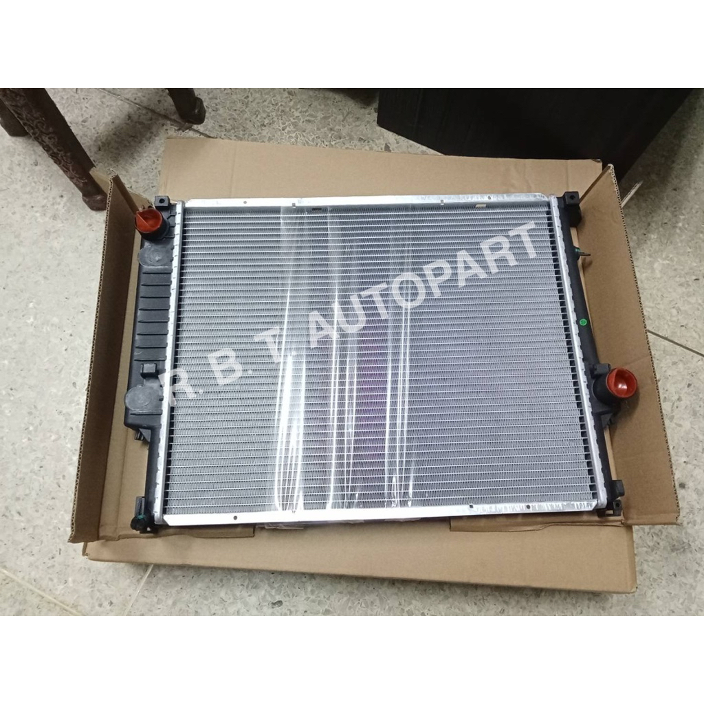BMW หม้อน้ำ สำหรับรถบีเอ็มดัวบลิว รุ่นE36 ( 318i 325i)เครื่องยนต์4สูบ ยี่ห้อMehle